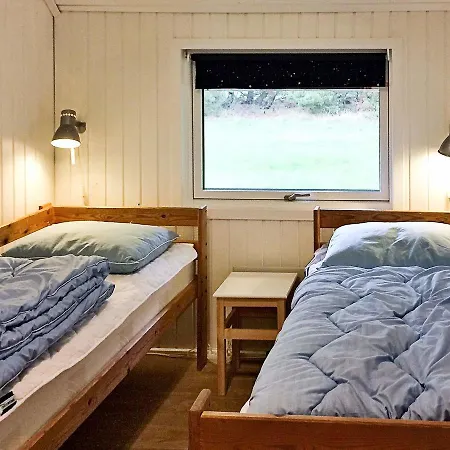 Feriehus Four-bedroom Holiday In 7 *