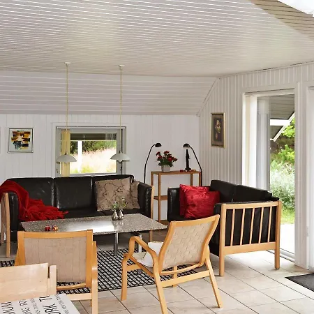 Four-bedroom Holiday In 7 Blåvand