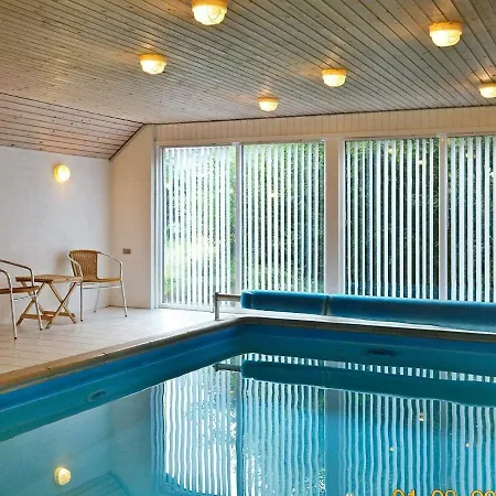 Feriehus Four-bedroom Holiday In 7